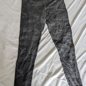 Aritzia TNA Camo leggings